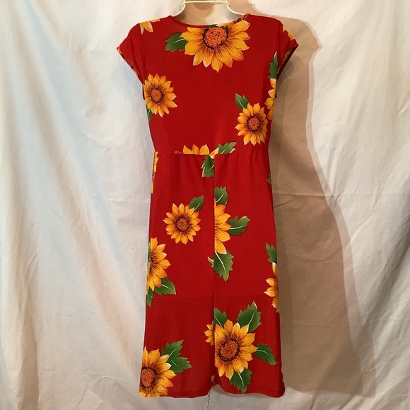 NWT beautiful Red/yellow sunflower short dress - Picture 5 of 9